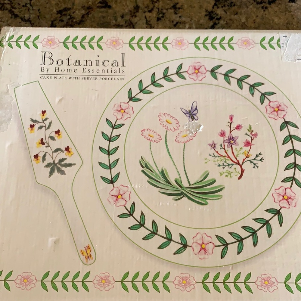 Botanical by home essentials cake plate &server🦋